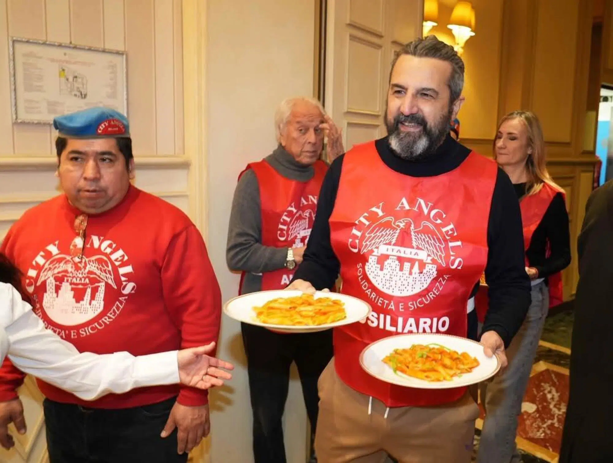 Omar Pedrini alla "Befana dei clochard" 
