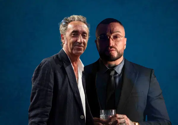 Gu&egrave;, Paolo Sorrentino e Tropico del Capricorno: "Geolier? Un gigante". Il vero king? Gigi d'Alessio. E su Miami (piena di napoletani) e Sanremo... Ecco cos'ha raccontato il rapper al regista nell'intervista del Venerd&igrave; (ma forse anche dell'anno?)