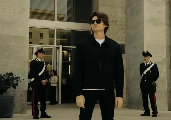 Abbiamo visto il film &ldquo;Io sono la fine del mondo&rdquo; al cinema, ma com&rsquo;&egrave;? (Angelo) Duro, scorretto, amaro, ma commedia molle. Fa ridere? Quasi per niente e vi spieghiamo perch&eacute;&hellip;