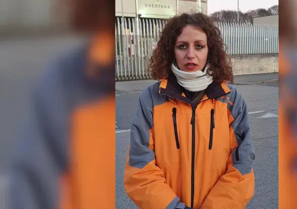 "Costrette a spogliarci e a fare squat in questura". La denuncia dell'attivista di Extinction Rebellion. Giorgia Meloni sar&agrave; solidale anche con loro? E Meta...