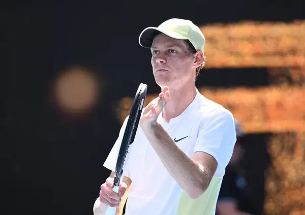 Australian Open, Jannik Sinner vince ma non basta: ecco il &ldquo;segreto&rdquo; su cui punta il numero uno al mondo (con Cahill e Vagnozzi) per arrivare in finale