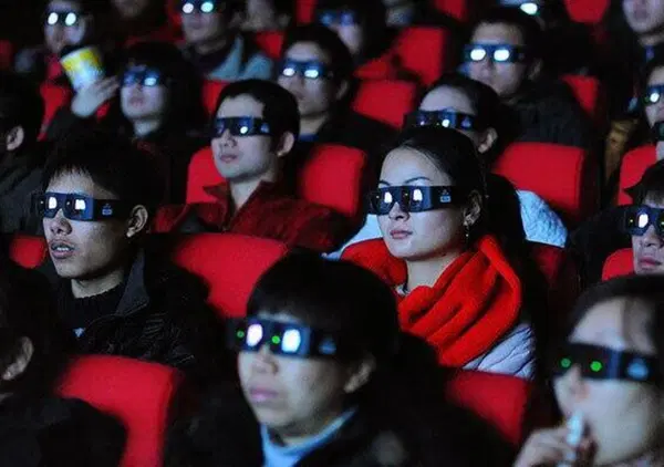 In Cina la gente non va pi&ugrave; al cinema: colpa dei prezzi dei biglietti o della censura? E davvero si vedono sempre meno film di Hollywood? Ecco cosa potrebbe accadere in Europa&hellip;