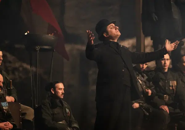 (Spoiler) M &ndash; Il figlio del secolo, cosa succede nel terzo e quarto episodio della serie Sky? Ecco i vertici del fascismo, Mussolini tenta la spallata decisiva alla democrazia e Marinelli&hellip; si marcia su Roma