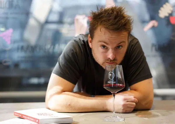 Luca Gardini, miglior sommelier al mondo, sul Nuovo Codice della Strada di Salvini: &ldquo;C&rsquo;&egrave; un clima di terrore. Non puoi gambizzare il settore per un&rsquo;ossessione&rdquo;. Il vino dealcolato? &ldquo;Una boiata&rdquo;, ma una soluzione c'&egrave;&hellip;