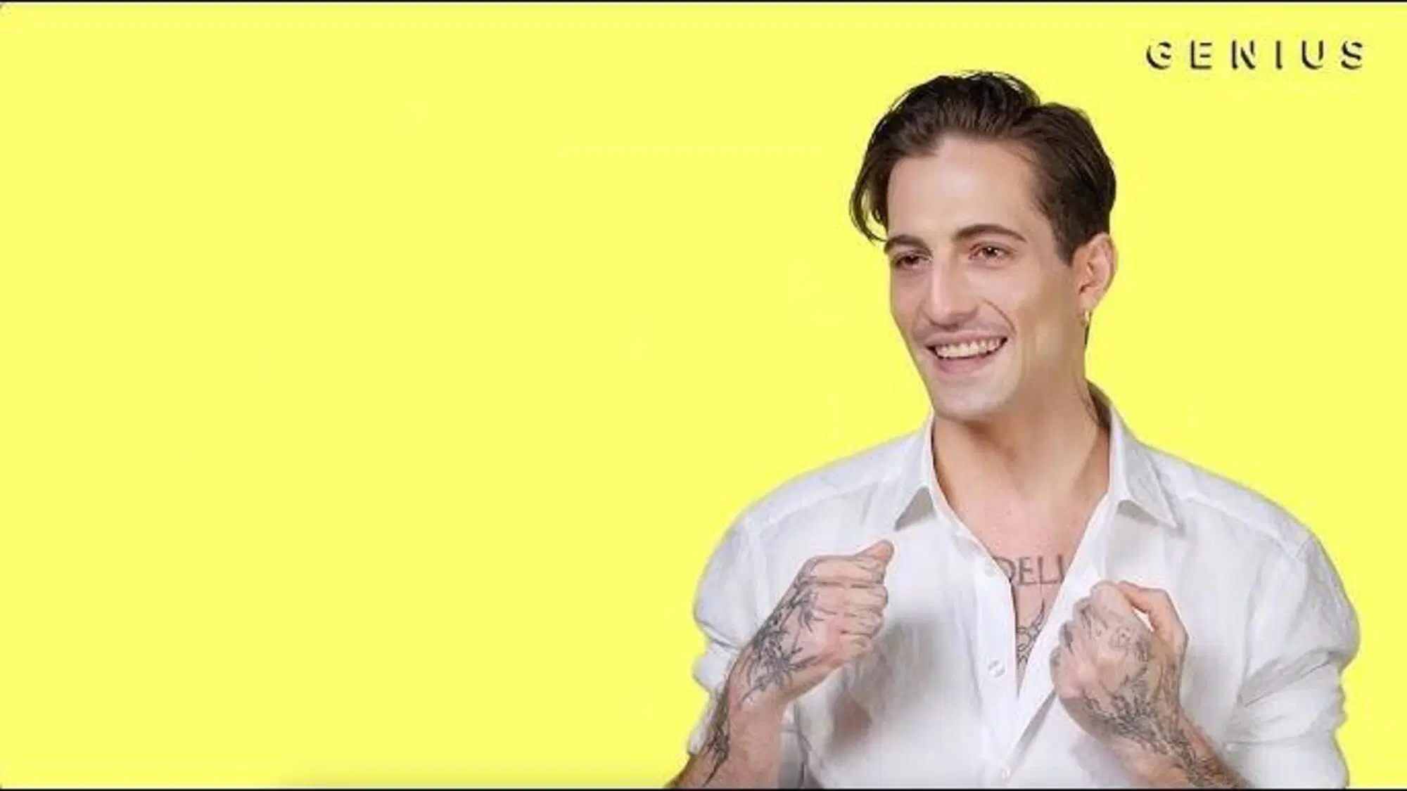 Damiano David durante l'intervista a Genius