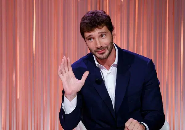 Ok, ma che caz*o ci fa Stefano De Martino a C'&egrave; Posta per Te contro il sabato sera Rai? Uno sgambetto da 8 milioni di euro a Ora o mai pi&ugrave; e adesso&hellip;