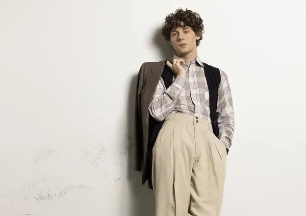 Perch&eacute; tutti criticano Dante Alighieri in trend su TikTok con Lana Del Rey? Edoardo Prati spara su radical chic: &ldquo;State facendo male alla cultura&rdquo;. Ma &egrave; un bene o marketing cool-turale?