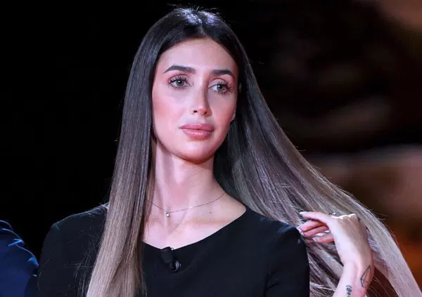 "Le 5 domande a Michelle Comi per capire se &egrave; autentica". Naike Rivelli incastra l'influencer da Giuseppe Cruciani a La Zanzara, tra brand social, pellicce e slip di beneficenza (per i canili)