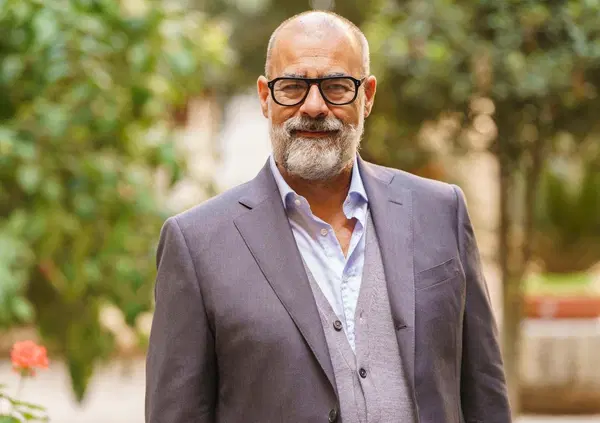 Luca Beatrice, l&rsquo;addio dell&rsquo;amico Stefano Fassone il giorno dei funerali: &ldquo;Geniale e appassionato di moto, ma non sapeva gonfiare una gomma&hellip;&rdquo;. Ecco il lato &ldquo;nascosto&rdquo; del critico d&rsquo;arte