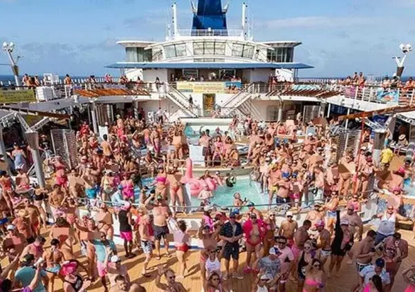 Dopo Calippo e Chinotto tour poteva mancare la &ldquo;trombonave&rdquo;? Ecco quanto costa la crociera per soli adulti, a chi si rivolge (single, coppie, scambisti, nudisti) e le regole&hellip; 