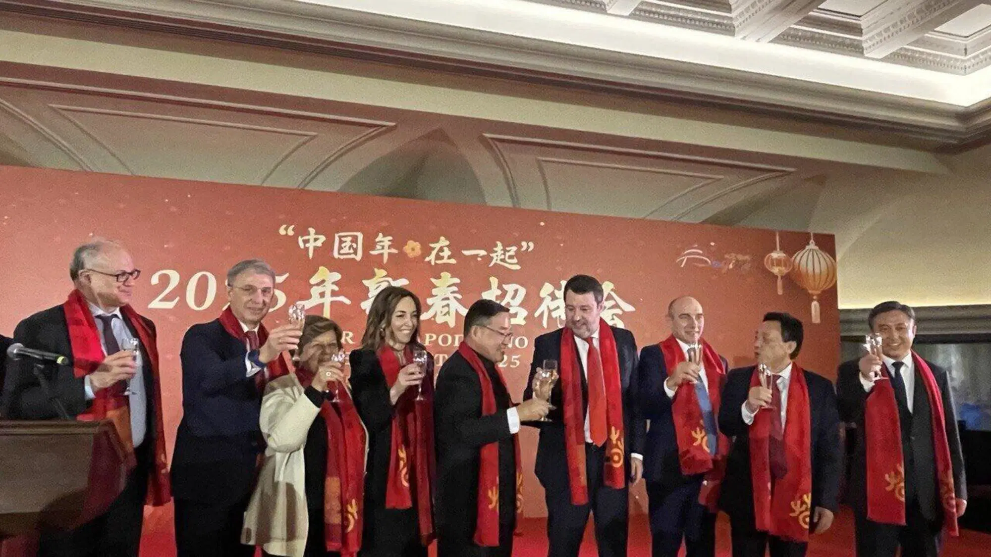 Matteo Salvini alla festa di primavera organizzata dall'ambasciata cinese d'Italia