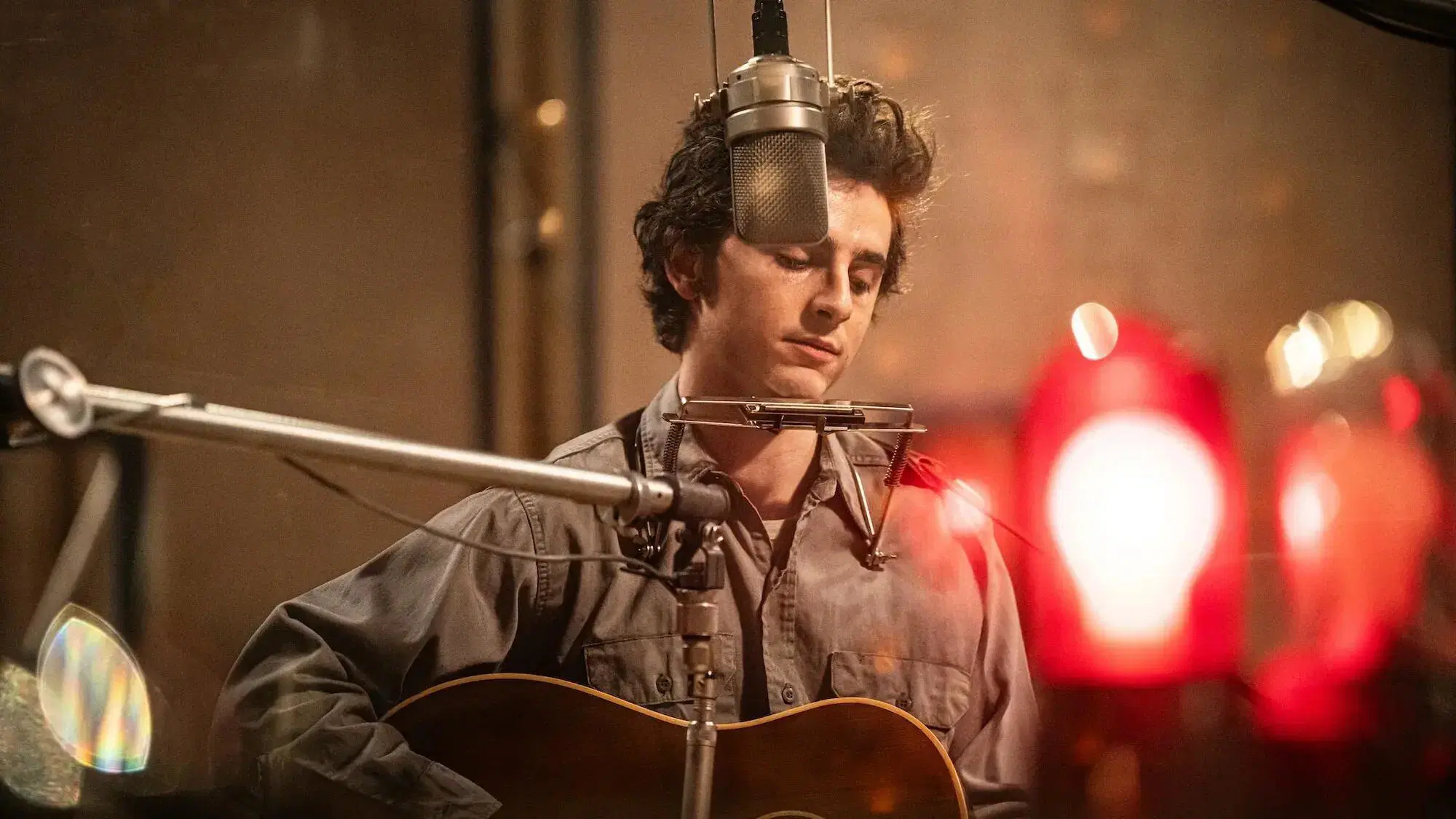 Timoth&eacute;e Chalamet in "A Complete Unknown"