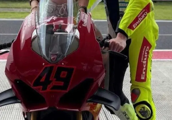 [VIDEO e FOTO] Ammettetelo: state sbavando sulla vita da non morire mai di Pecco e gli altri della VR46 in Indonesia