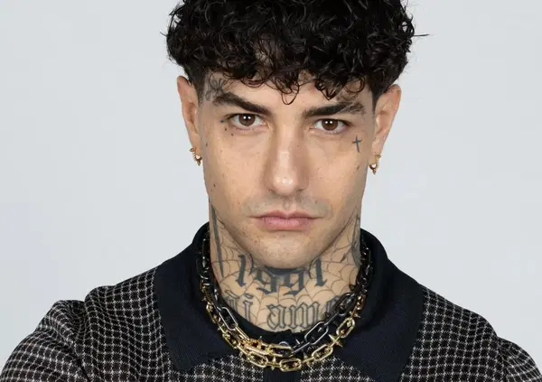 L'Accademia della Crusca asfalta i testi di Sanremo 2025: &ldquo;Canzoni piatte, voti piatti&rdquo;. Fedez? &ldquo;Mary Poppins al cianuro&rdquo;. Bene solo Brunori Sas e Lucio Corsi. E su Elodie, Tony Effe e Giorgia&hellip;