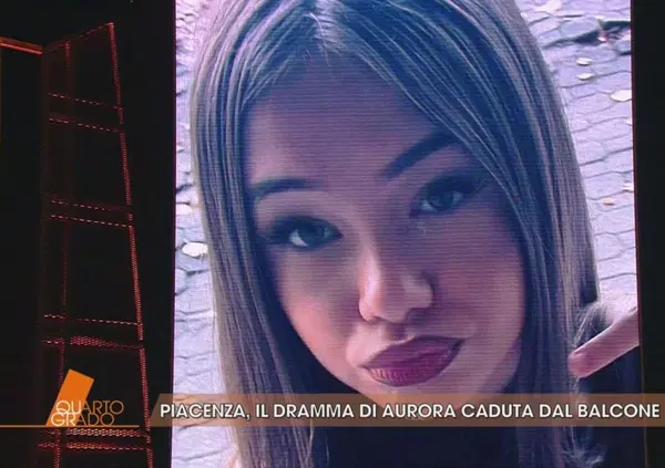Aurora Tila non si &egrave; suicidata? L'autopsia incastra l'ex fidanzato: "Le ha colpito le mani per farla cadere...". Ecco perch&eacute; e come mai qualcuno ha profanato il memoriale della 13enne di Piacenza...