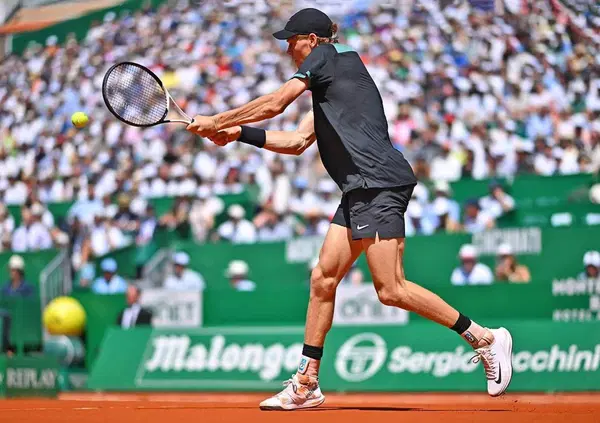 Sinner, dopo le polemiche si rivede a Montecarlo? Ecco gli indizi su Jannik nel Principato. &Egrave; giocando a tennis (da Doha) che risponder&agrave; a Corona, Dotto e Kyrgios sul doping Clostebol e sul "senza patria"?