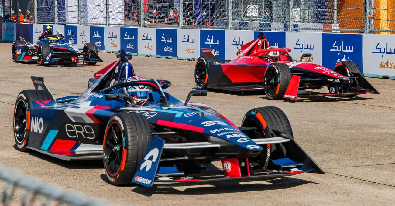 Ok, ma in che senso la Formula E far&agrave; correre i vip al posto dei piloti? Ecco l'assurda nuova iniziativa del mondiale elettrico