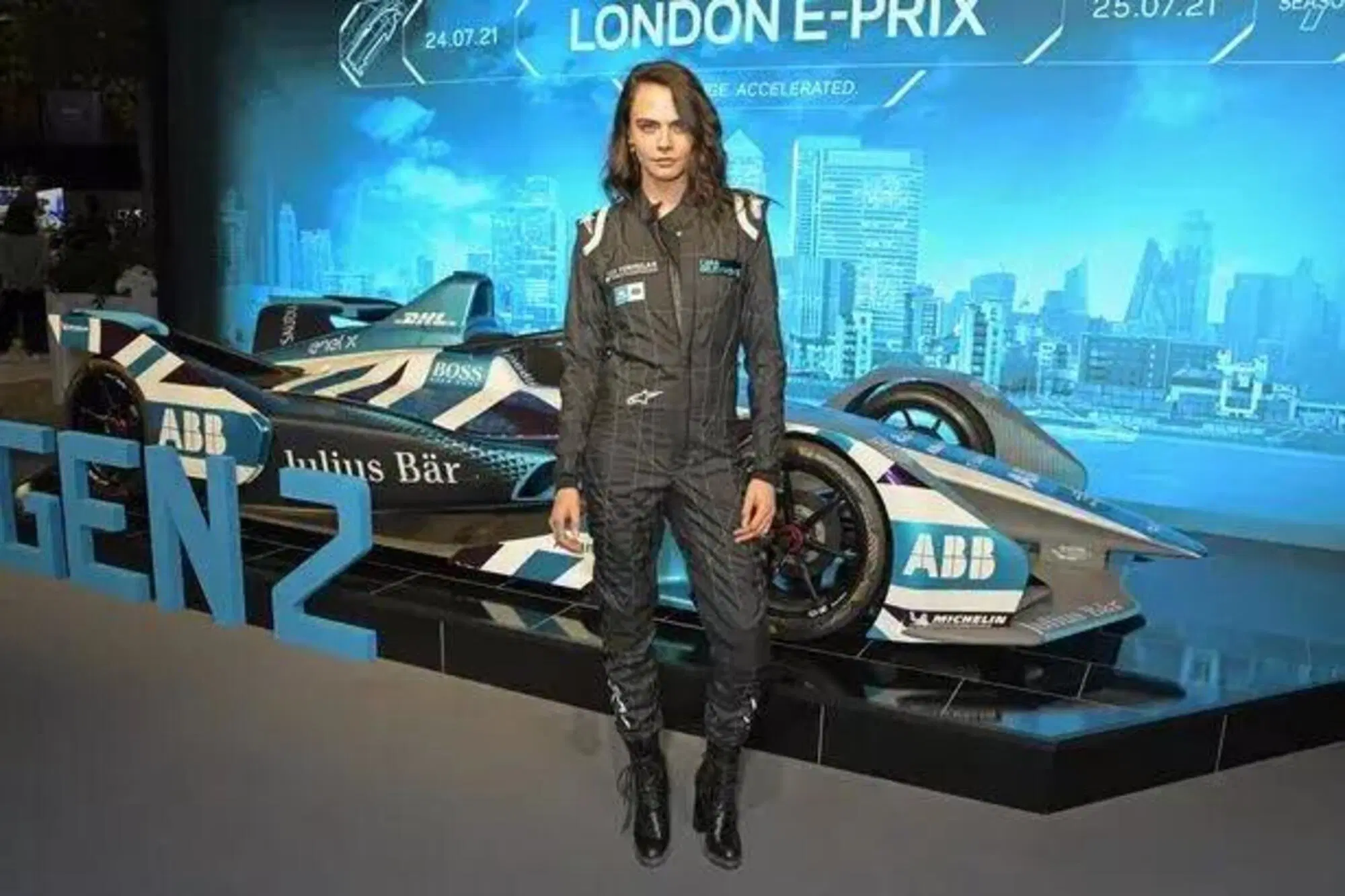 Cara Delevigne all'E-Prix di Londra, quando le venne data l'opportunit&agrave; di guidare un giro al volante della monoposto di Formula E