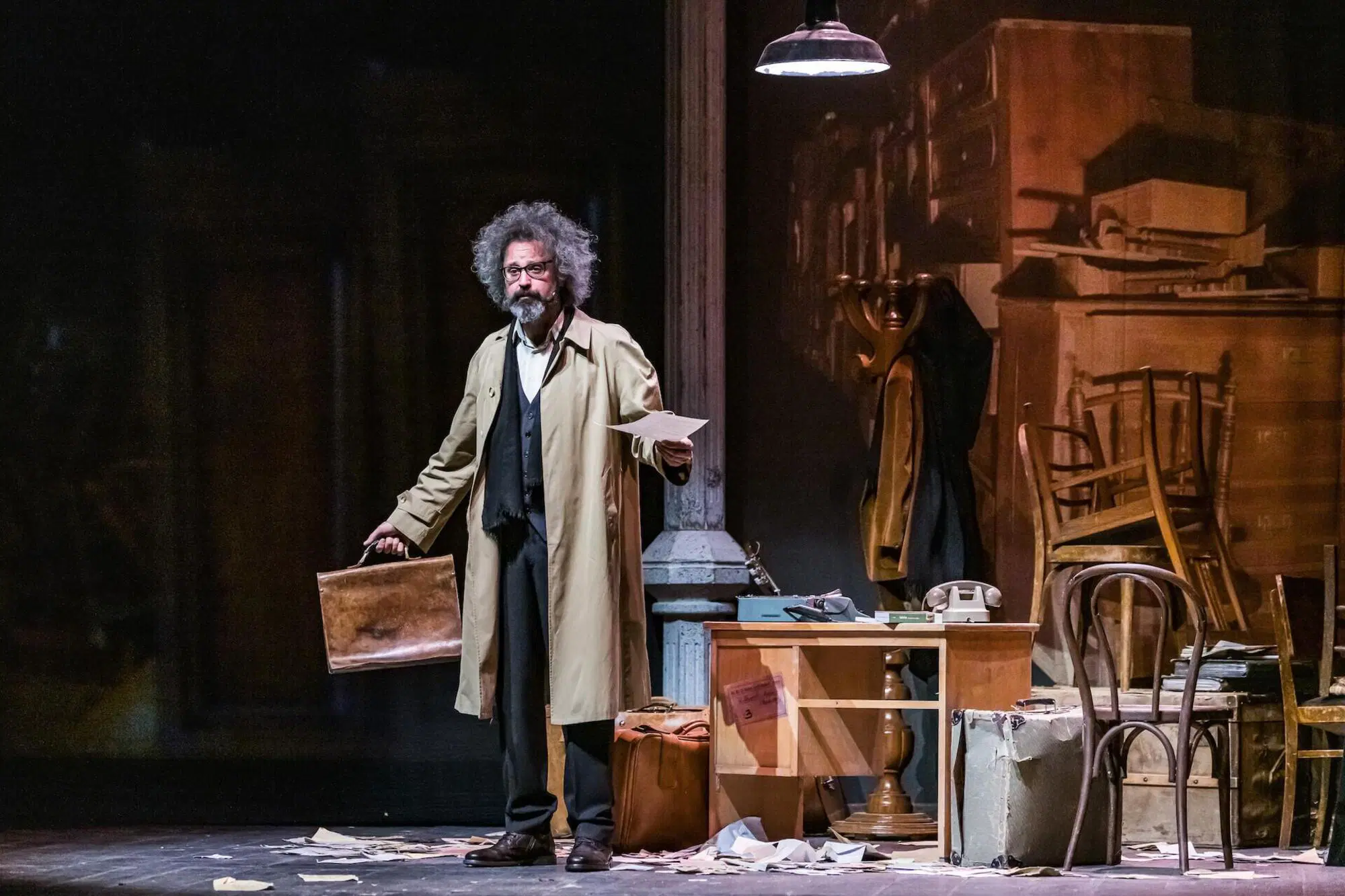 Simone Cristicchi al teatro Rossetti di Trieste per il decennale di "Magazzino 18" lo spettacolo sulle foibe