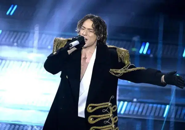 Irama difende Sarah Toscano e la Sala Stampa risponde con altro bullismo? Ecco perch&eacute; il cantante di Lentamente aveva ragione (a Sanremo 2025 tutto bene?)