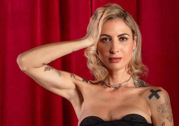 Cantanti o diaconi? Dario Salvatori demolisce Sanremo 2025, ma Ema Stokholma replica: "La musica &egrave; spettacolo e moda, non c'&egrave; sempre bisogno di drammi..."