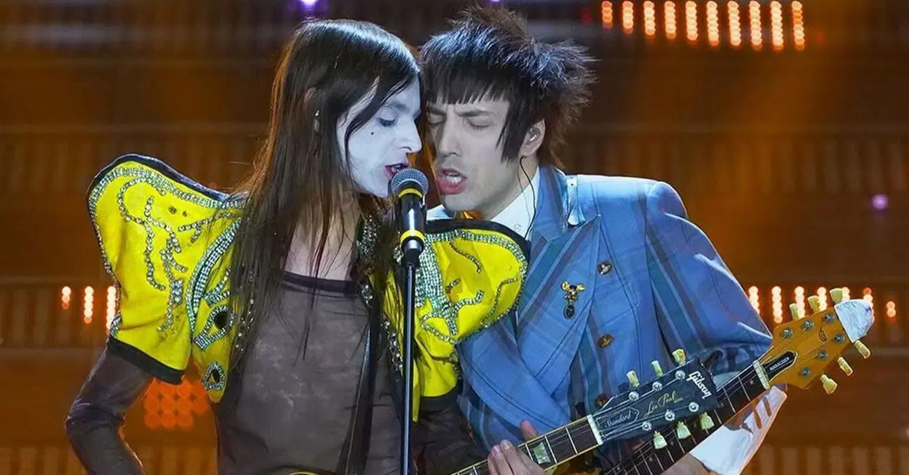 Volano sedie nel backstage di Sanremo. Cosa &egrave; successo? Invece dei rapper la rockstar l'ha fatta Lucio Corsi. Ecco perch&eacute; si &egrave; incazzato con Carlo Conti. Incredibile