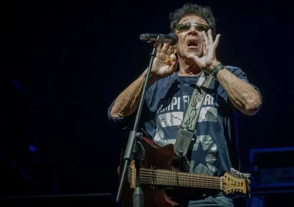 Sono Solo Canzonette? Macch&eacute;! La storia di Edoardo Bennato, che ha cambiato il rock italiano, sbarca su Rai1. Nel documentario si passa dallo storico San Siro all'Intelligenza artificiale...