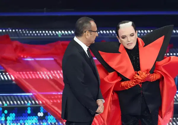 La rivelazione di Cristiano Malgioglio a Novella 2000: &ldquo;Il mio fidanzato turco? Era a Sanremo. E vi dir&ograve; di pi&ugrave;&hellip;&rdquo;. Ma quando gli chiedono il nome risponde cos&igrave;&hellip;