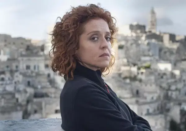 Imma Tataranni 4 su Rai 1: Vanessa Scalera e Mariolina Venezia si scontrano, ma per Aldo Grasso &egrave; segno di "rinnovamento creativo". Ecco la trama della serie e perch&eacute; c'&egrave; tanta attesa...