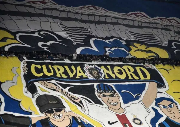 Caso ultras e Fedez, Giletti a Lo Stato delle cose (Rai 3) fa il nome dell'uomo che ha avvertito Beretta: &ldquo;Bellocco ti vuole ammazzare&rdquo;. E l'ultimo bacio del rapper al Volt di Milano: chi &egrave; la ragazza?