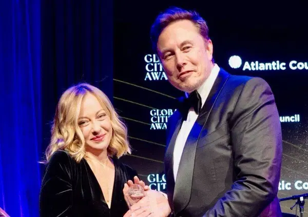 Guerra spaziale, ecco il primo scazzo tra Musk e la Meloni (c'entrano Starlink e i satelliti). Perch&eacute; Stroppa (il referente di Elon in Italia) ha sbroccato contro Fratelli d'Italia per uno degli emendamenti del ddl Spazio? Ecco come stanno le cose