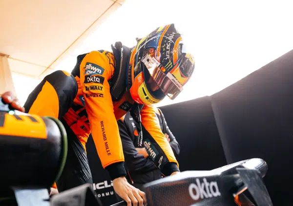 Ma i casini dei test della Formula 1? Dal blackout del circuito alla visita di John Elkann (con i suoi consigli per Hamilton), ecco cosa abbiamo imparato