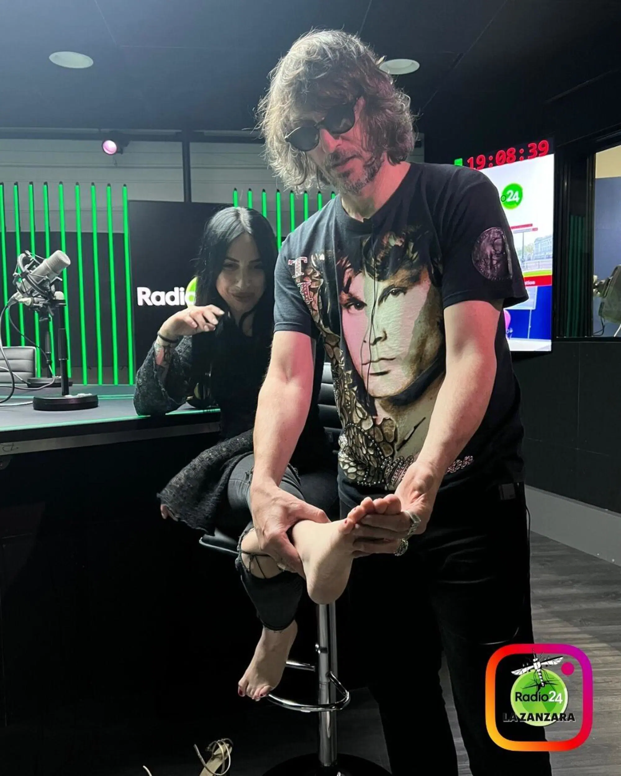 Il feet rating di Ambra a La Zanzara di Giuseppe Cruciani