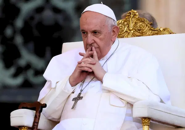 Ma l'audio con la voce di papa Francesco &egrave; autentico? Basta a dimostrare che non &egrave; morto? Non per i complottisti: ecco le ultime teorie sulla salute di Bergoglio