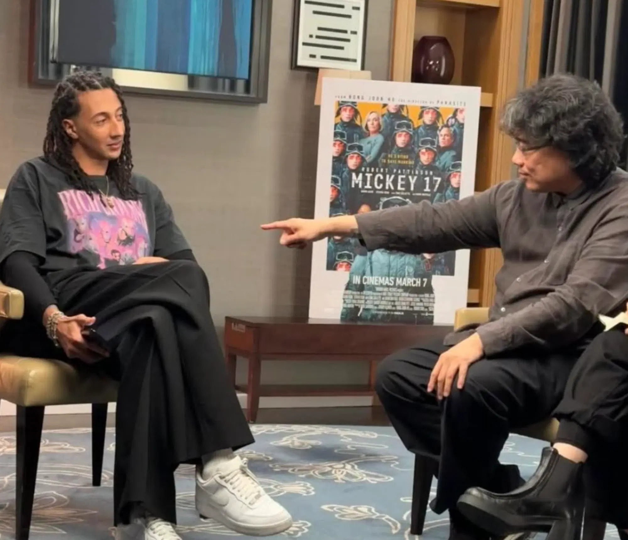 Bong Joon-ho e Ghali durante l'intervista