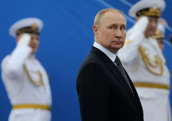 Armi a gogo! L'Europa spende 800 miliardi per il riarmo, ma con 200 si potrebbe sfamare il mondo. Geniale, vero? E poi i cattivi sono Trump e Putin...