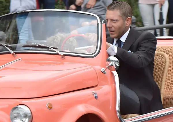 Lapo Elkann come Chiara Ferragni sulla beneficenza? La bomba di Mario Giordano sul rampollo Agnelli: &ldquo;Filantropia per fare soldi e clima di terrore&rdquo;. Ma la Fondazione Laps contrattacca: &ldquo;Ex collaboratore che ha chiesto 5 milioni&rdquo;