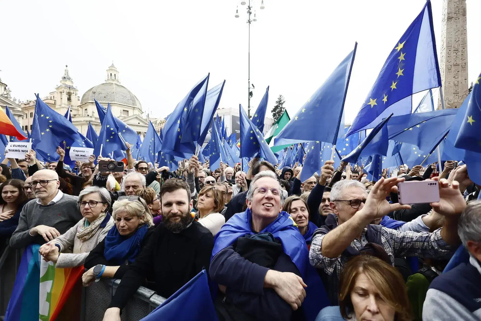 La manifestazione pro Europa a Roma organizzata da Michele Serra