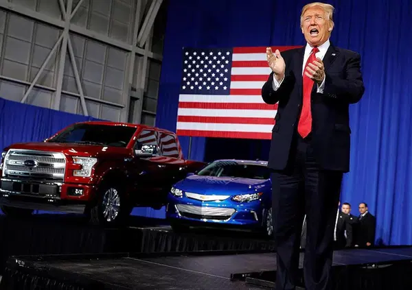 Attenzione, Trump vuole attaccare l'Iran. Ecco perch&eacute; il nuovo nemico degli Usa sar&agrave; il mondo islamico. I documenti del Pentagono, i raid in Yemen e i negoziati con Putin: vi sveliamo cosa succede 