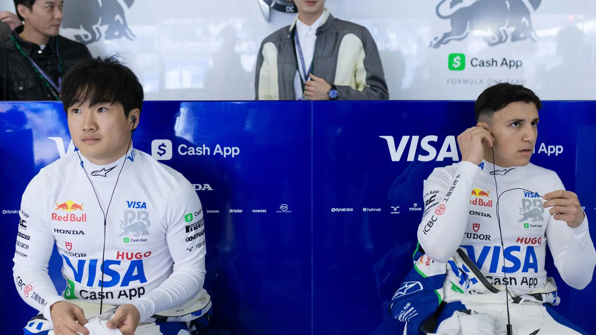 Yuki Tsunoda insieme al suo compagno di squadra Isack Hadjar, autore di un impeding nei confronti di Max Verstappen. La squadra ha ricevuto una multa di 5.000 euro.