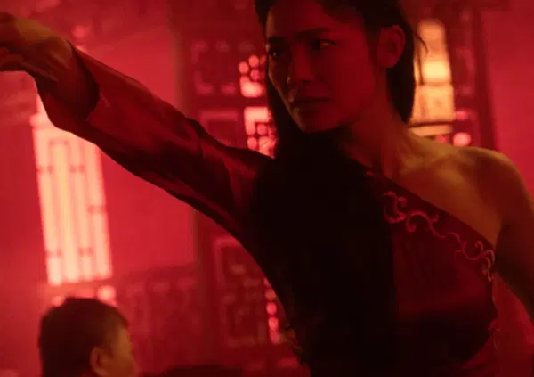 Abbiamo visto il film La citt&agrave; proibita (ora su Netflix), ma com&rsquo;&egrave;? Grazie a Dio, in Italia abbiamo Gabriele Mainetti. Ecco perch&eacute; dovreste recuperarlo: per ricordarvi quanto pu&ograve; essere bello il nostro cinema