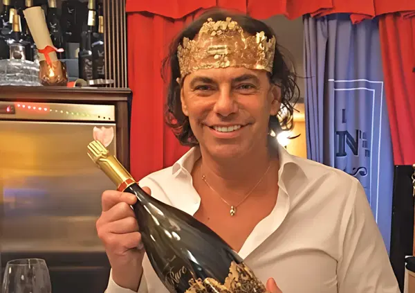 Lo avete letto il men&ugrave; del "delivery" della Gintoneria di Lacerenza? Tra escort, cocaina e champagne, ecco le consegne a domicilio. Il cliente record &egrave; Luca Angelo a La Malmaison (641 mila euro), ma si indaga sul "tesoro" con Stefania Nobile in Albania... 