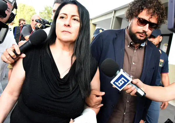 Omicidio Pierina Paganelli, perch&eacute; Manuela Bianchi parla solo adesso? L'audio choc, i minuti di silenzio davanti al cadavere, l'amore per Louis Dassilva. Ecco che l'incidente probatorio &egrave; una svolta...