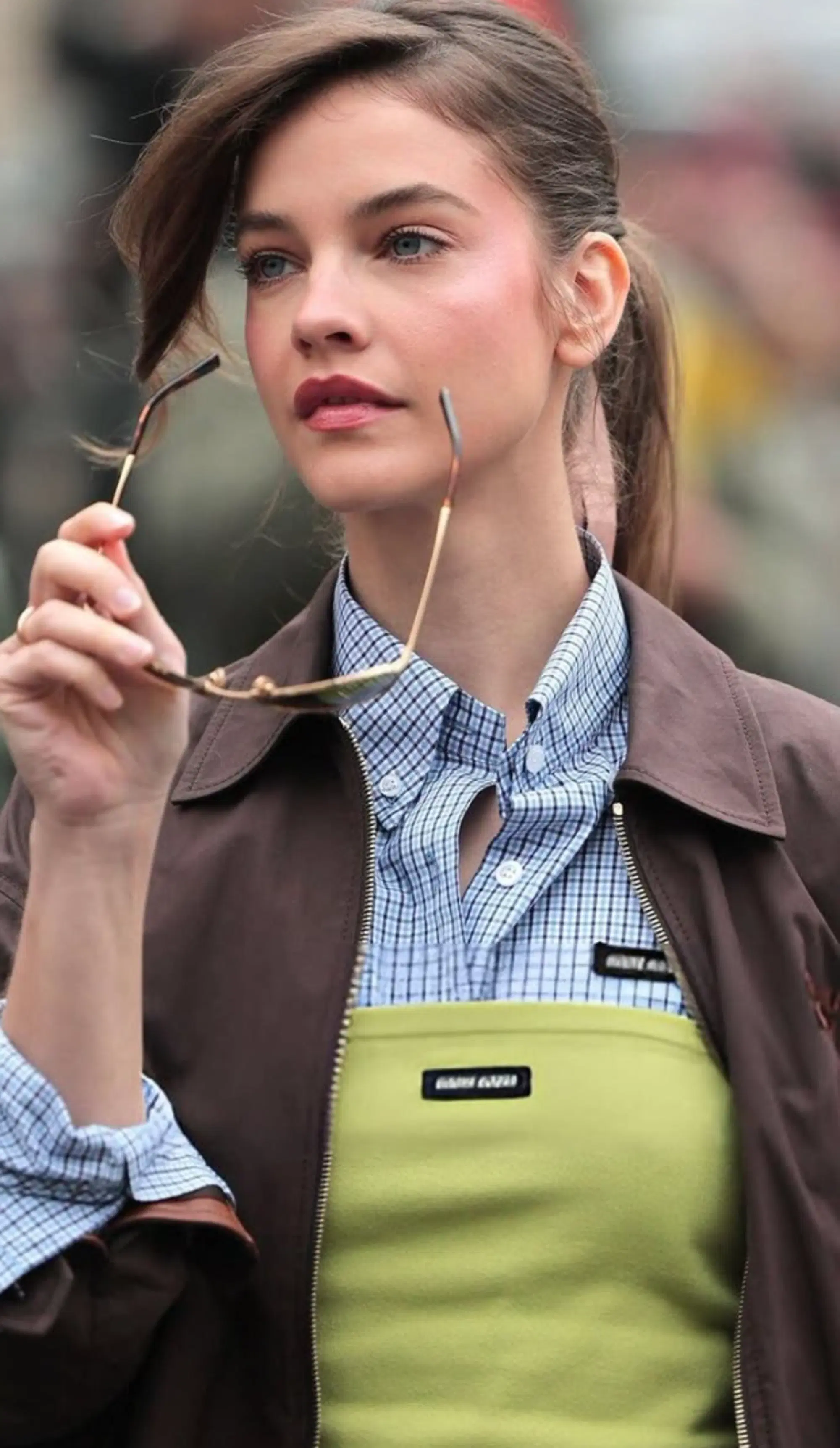 Barbara Palvin alla sfilata Miu Miu 