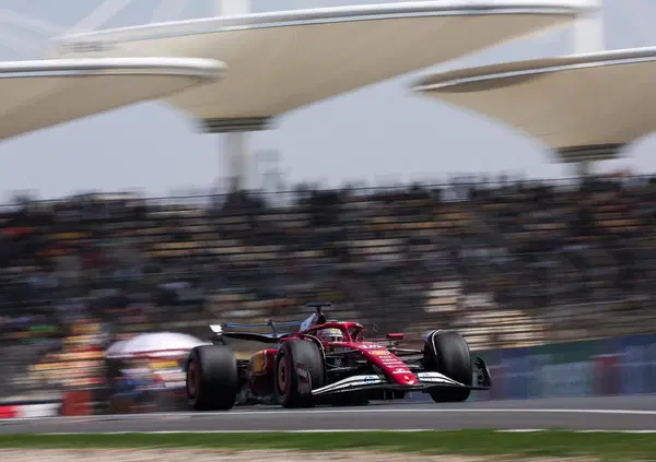 Ferrari, a Shanghai &egrave; un disastro ma nessuno ci ha messo la faccia. E intanto arrivano i primi duri attacchi: &ldquo;Critiche? L&rsquo;unica cosa non normale &egrave; che la Scuderia sia in questa situazione&rdquo;