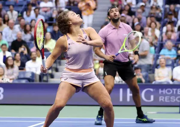 Cos&rsquo;&egrave; davvero il tennis italiano? Dopo il ko di Musetti contro Djokovic (e senza Sinner), Berrettini e Paolini ci regalano un bombastico spettacolo