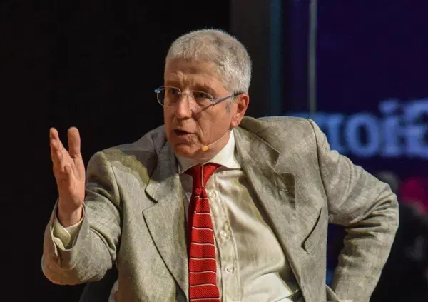 Mario Giordano sempre &ldquo;Fuori dal coro&rdquo; su Rete 4: dal riarmo europeo (che favorisce la Germania), alle frodi alimentari e i matrimoni combinati. E sui ladri di case e l&rsquo;aggressione ai suoi giornalisti in un campo nomade&hellip;