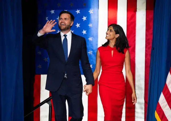 Ma che caz*o ci fa in Groenlandia Usha Vance (moglie del vice di Trump)? Familismo diplomatico? Ecco perch&eacute; per i viaggi dei familiari della Casa Bianca si parla di &ldquo;interferenza straniera&rdquo;