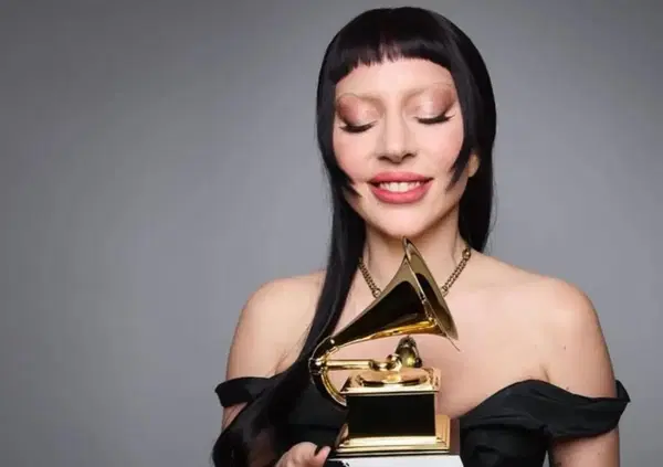 Davvero Lady Gaga ha plagiato il logo "Mayhem" di Lost International? La somiglianza c'&egrave;, ma basta per chiedere 100 milioni di dollari? E c'&egrave; un precedente legato al copyright...