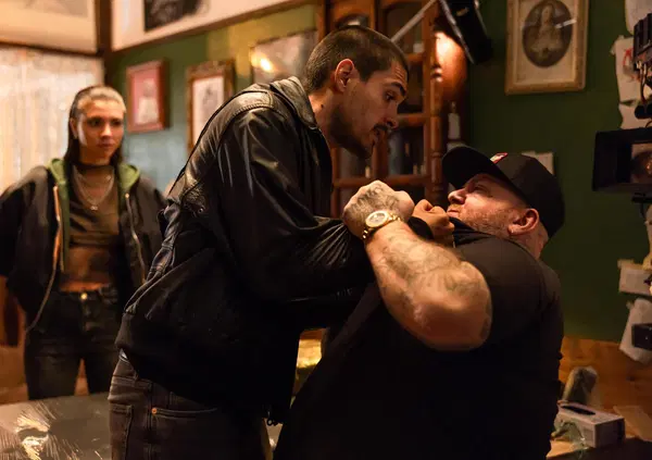 Ok, ma come caz*o ci &egrave; finito Jake La Furia in Gangs of Milano? Tra Salmo, periferia e droga, ecco come sono il terzo e quarto episodio della serie Sky